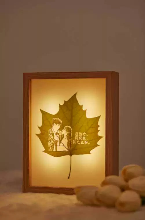 Leaf carving，customized maple leaves, gifts for lovers, friends, girlfriends